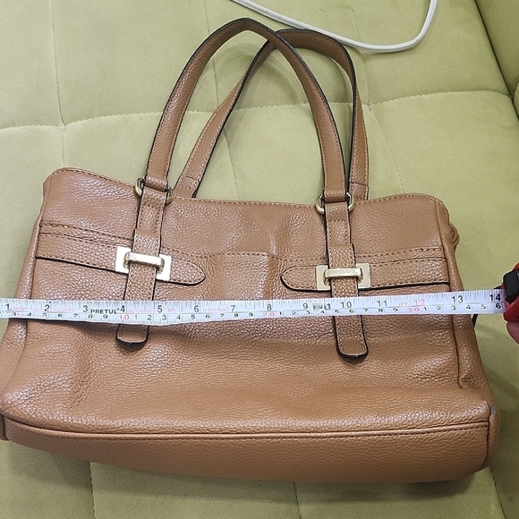 Gianibernini Sophisticated Brown Shoulder Bag with Structured Design - Picture 15 of 16